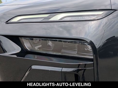 Certified 2023 BMW 760i xDrive AWD/4WD image 16