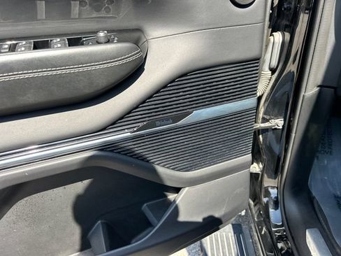 Used 2023 Jeep Grand Wagoneer Series II w/ Flexible Seating Group AWD/4WD image 35