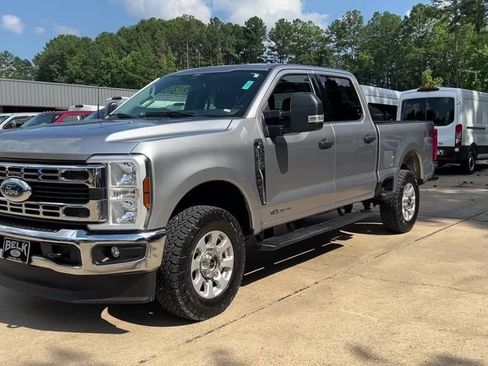 Used 2024 Ford F250 XLT image 2