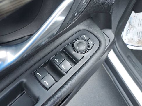 Used 2024 GMC Terrain SLE FWD image 11