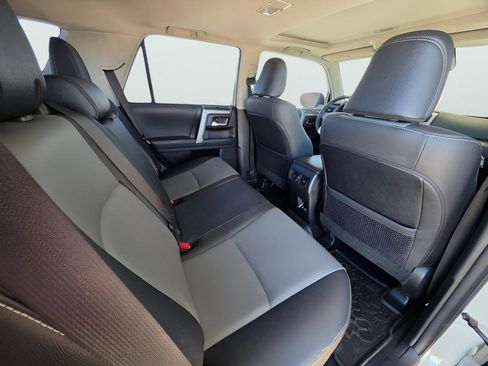Used 2022 Toyota 4Runner SR5 Premium w/ Moonroof Package AWD/4WD image 25