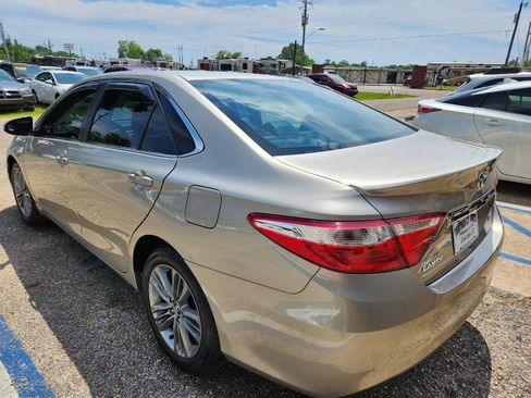 Used 2016 Toyota Camry SE FWD image 5