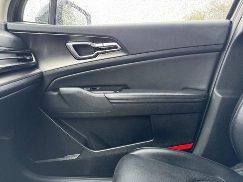 Used 2024 Kia Sportage EX image 28
