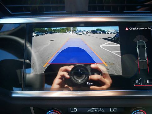 New 2025 Audi Q3 2.0T Premium image 16