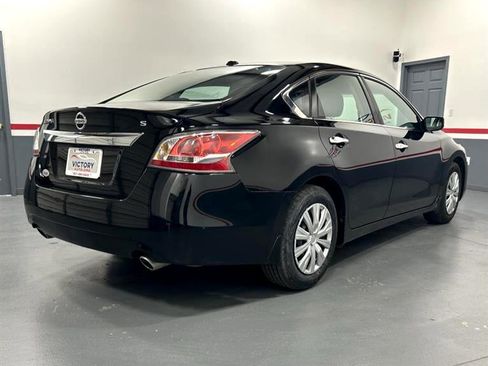 Used 2014 Nissan Altima 2.5 S w/ Display Audio Package image 10