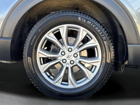 Used 2020 Ford Explorer XLT w/ Equipment Group 202A image 11