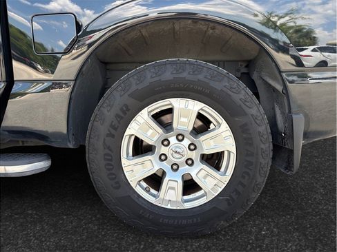 Used 2019 Nissan Titan SV RWD image 13