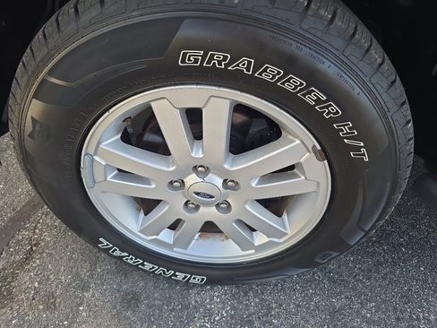 Used 2009 Ford Explorer Sport Trac XLT AWD/4WD image 21