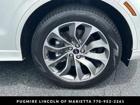 Used 2023 Lincoln Aviator Grand Touring w/ Equipment Group 301A AWD/4WD image 8