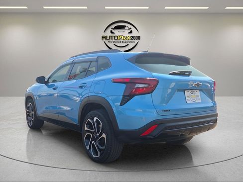 Used 2025 Chevrolet Trax RS w/ Sunroof Package image 5