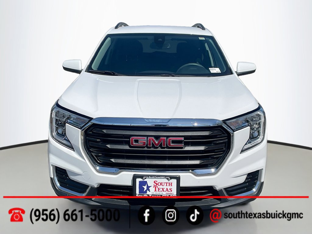 Used 2022 GMC Terrain SLE w/ Driver Convenience Package FWD image 2