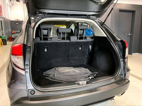 Used 2019 Honda HR-V LX image 24