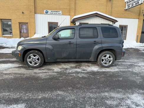 Used 2008 Chevrolet HHR LT image 2