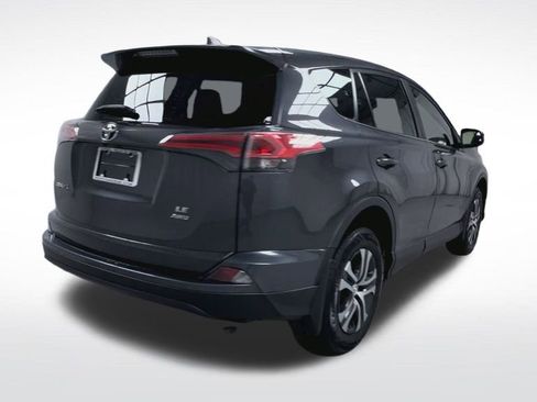 Used 2018 Toyota RAV4 LE image 22