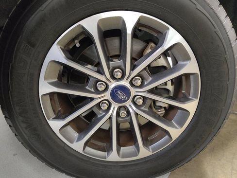Used 2019 Ford F150 XLT w/ Equipment Group 302A Luxury RWD image 31