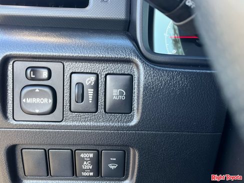 Certified 2024 Toyota 4Runner SR5 AWD/4WD image 32