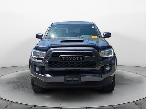 Used 2016 Toyota Tacoma TRD Sport w/ Premium & Technology Package AWD/4WD image 8