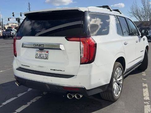 Used 2023 GMC Yukon Denali w/ Denali Reserve Package image 5