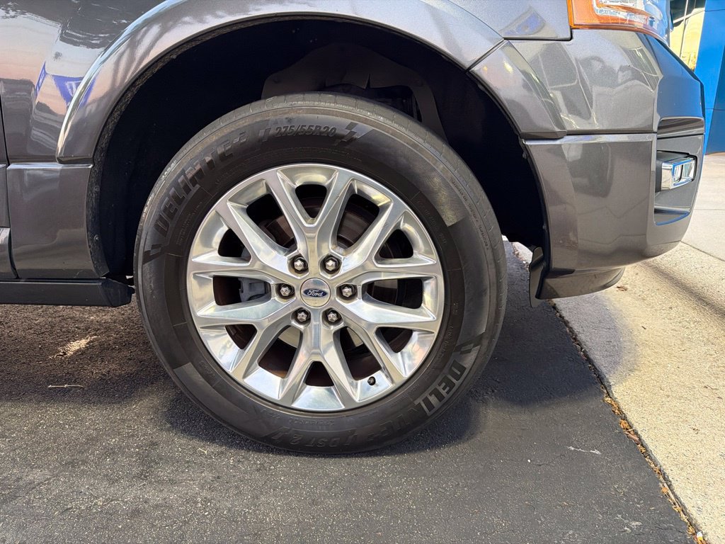 Used 2017 Ford Expedition EL Limited w/ Equipment Group 301A AWD/4WD image 4