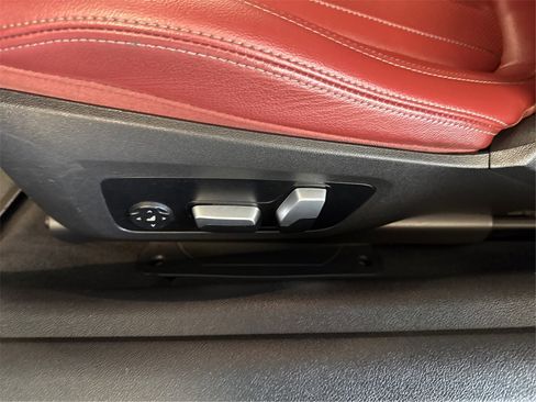 Used 2023 BMW M440i Convertible w/ Premium Package image 25