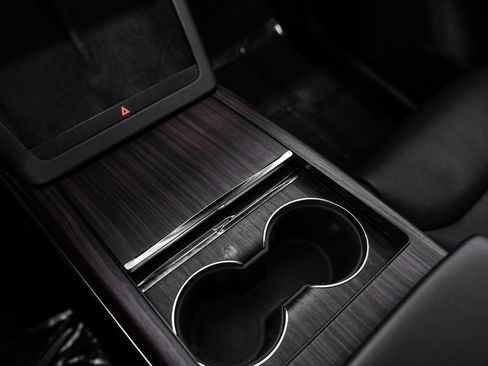 Used 2022 Tesla Model X image 21