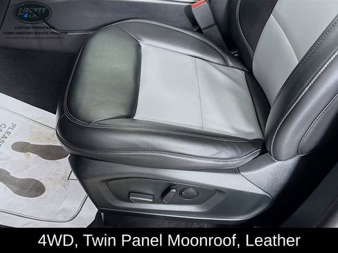 Used 2022 Ford Explorer XLT w/ Equipment Group 202A image 18