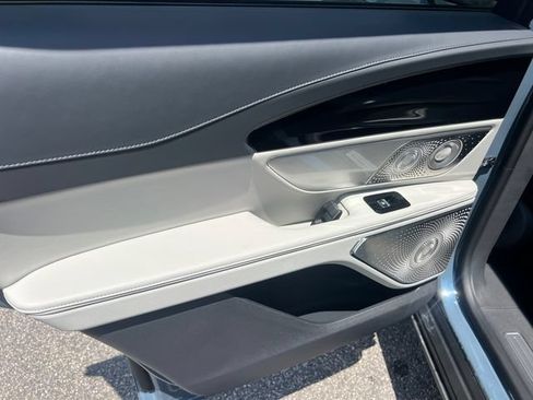 New 2026 Lincoln Nautilus Reserve AWD/4WD image 17