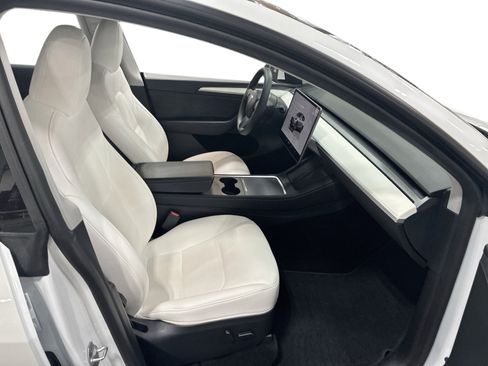 Certified 2023 Tesla Model Y Long Range AWD/4WD image 13