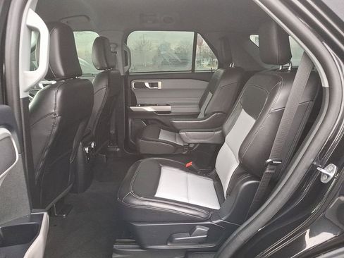 Used 2023 Ford Explorer XLT w/ Equipment Group 202A image 10