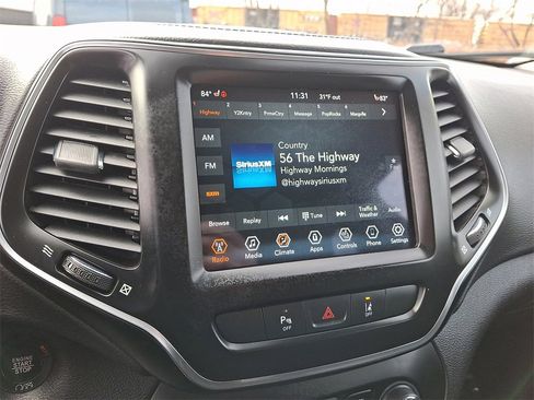 Used 2021 Jeep Cherokee Latitude Lux w/ Comfort/Convenience Group image 18