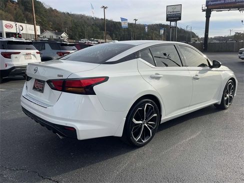 Used 2023 Nissan Altima 2.5 SR w/ SR Premium Package image 4