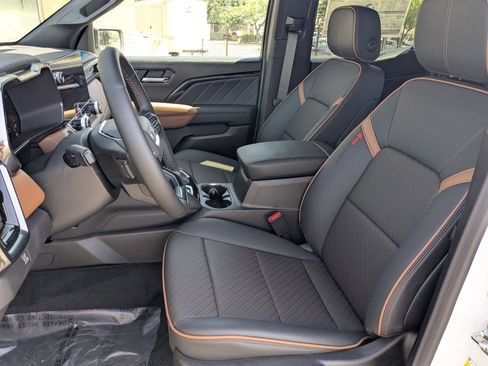 New 2025 GMC Canyon AT4 w/ Nightfall Edition image 22