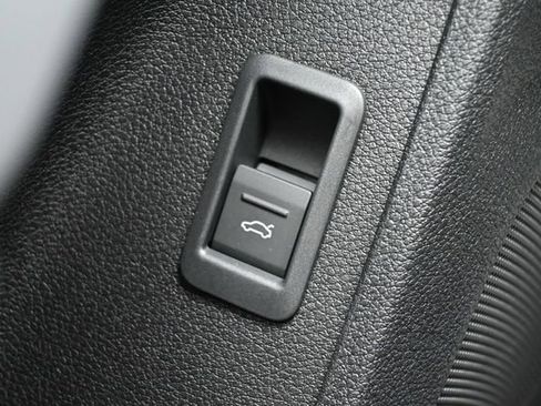 Used 2025 Audi Q3 2.0T Premium AWD/4WD image 41