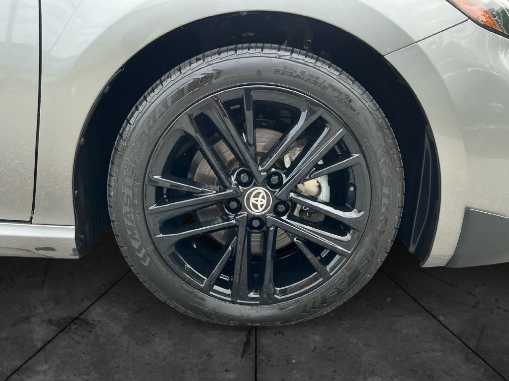 Used 2025 Toyota Camry SE FWD image 15