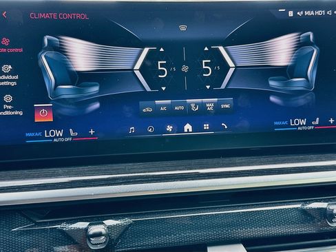 Certified 2025 BMW X5 xDrive50e w/ Executive Package AWD/4WD image 16
