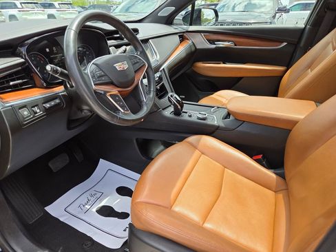 Used 2020 Cadillac XT5 Premium Luxury FWD image 24