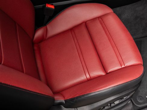 Certified 2024 Porsche Cayenne Coupe AWD/4WD image 43