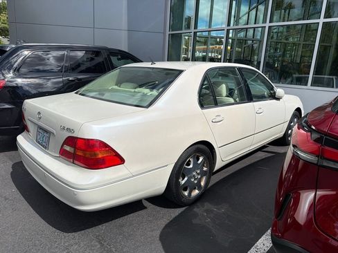 Used 2002 Lexus LS 430 w/ Custom Luxury Pkg RWD image 4