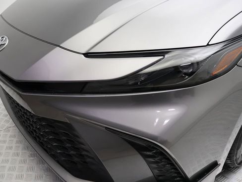 Certified 2025 Toyota Camry SE w/ Convenience Package image 3