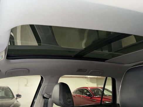 Used 2023 Volkswagen Atlas SE image 22