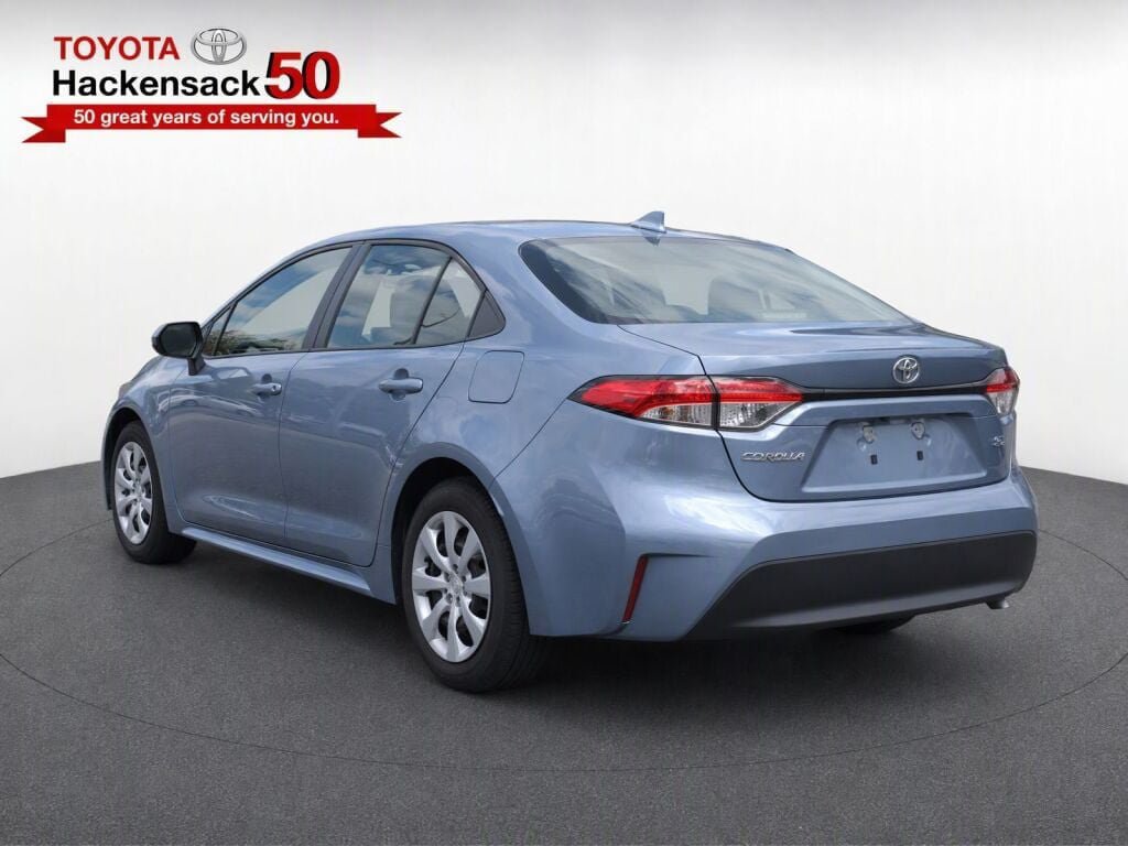 Certified 2025 Toyota Corolla LE FWD image 3