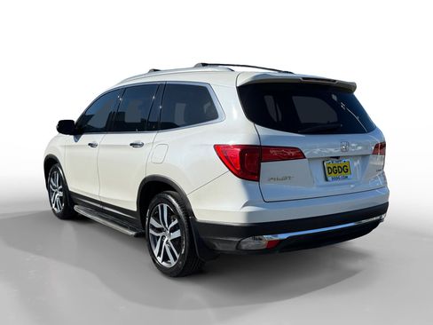Used 2018 Honda Pilot Touring image 3
