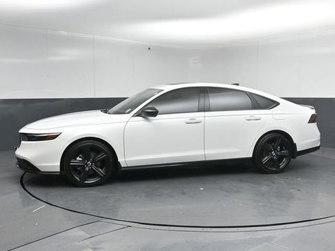 Used 2025 Honda Accord Sport image 4