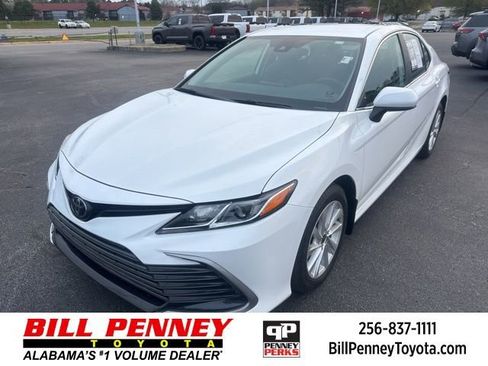 Used 2024 Toyota Camry LE image 1