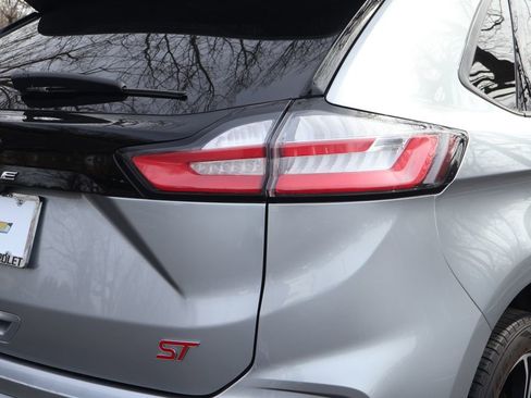 Used 2023 Ford Edge ST image 7