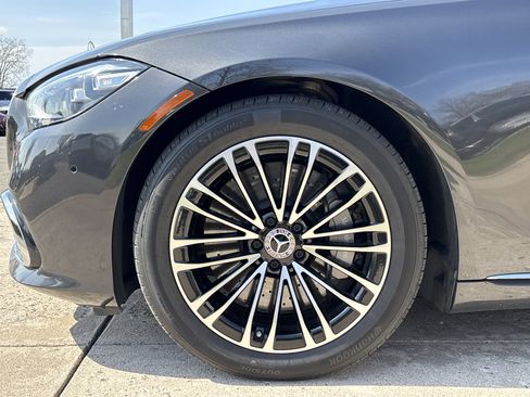 Used 2022 Mercedes-Benz S 580 4MATIC Sedan w/ Rear Seat Package image 20