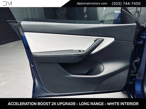Used 2022 Tesla Model Y Long Range AWD/4WD image 26