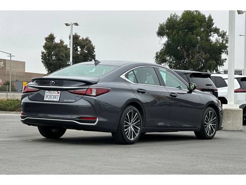 Used 2023 Lexus ES 300h w/ Premium Package FWD image 4