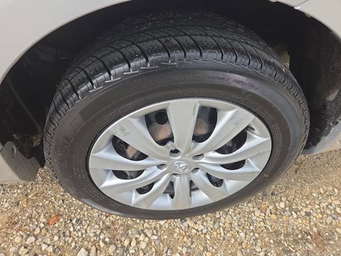 Used 2012 Toyota Corolla LE image 20