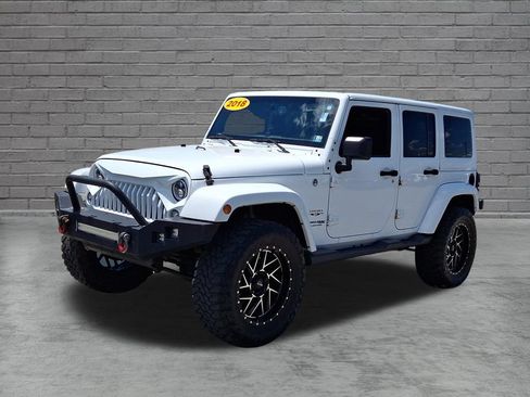Used 2018 Jeep Wrangler Unlimited Sahara w/ Connectivity Group AWD/4WD image 6